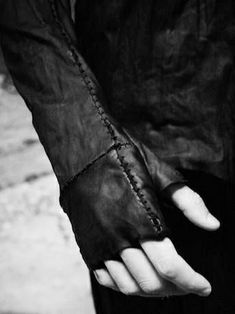 Shadow Magic, Archery Gloves, Aleister Crowley, Alec Lightwood, Black Leather Gloves, Aesthetic Inspiration, Umbrella Academy, Character Ideas, Looks Chic