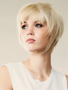 Short Spiky Hairstyles, Stacked Bob Haircut, Spiky Hair, Bob Haircut With Bangs, Family Ties, Short Layered Haircuts, Short Blonde