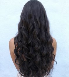 Soft Waves Hair, Black Hair Curls, Loose Curls Hairstyles, Long Hair Waves, Light Curls, Bold Hair Color, Beach Wave Hair