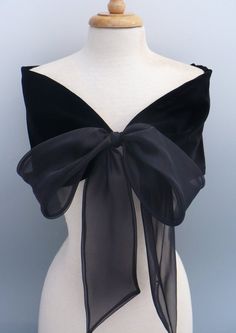 Black velvet stole tied with black organza bow. The velvet is rayon and the bow is nylon organza. Very elegant yet simple and easy to wear. Does need to be dry cleaned. The small size is, 38 long between the bow and 8 wide. Medium, is 40 x 8 wide. Large, 42x 8 Extra Large, 44 x 8 Over time this Umgestaltete Shirts, Áo Blu, Detail Couture, Mode Prints, Evening Wraps, فستان سهرة, Formal Wedding, Fashion Details, A Dress