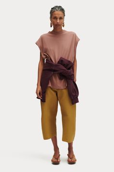 Bloom Tee Chic Cotton T-shirt For Fall, Oversized Chic T-shirt For Fall, Oversized Effortless T-shirt For Fall, Chic Boxy Fit Cotton Top, Relaxed Fall T-shirt With Shirttail Hem, Relaxed T-shirt With Shirttail Hem For Fall, Relaxed Shirttail Hem T-shirt For Fall, Oversized T-shirt For Spring Workwear, Chic Oversized Crew Neck T-shirt