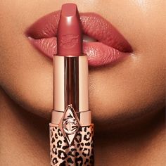 Charlotte Tilbury Hot Lips, Permanente Make-up, Hot Lipstick, Rose Lipstick, Creme Lipstick, Hot Lips, Beautiful Lips