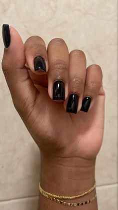 #nail #nails #nailart #naildesign #pinterest Black Short Acrylic Nails, Overlay Nails, Casual Nails, Short Square Acrylic Nails, Unique Acrylic Nails, Black Nail, Short Acrylic Nails Designs, Square Acrylic Nails, Girls Nails