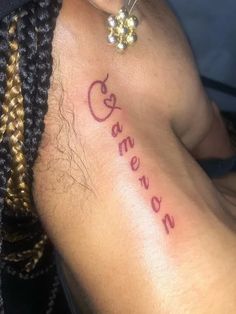 Tattoo For Boyfriend Name, Name Tatted On Neck, Neck Tattoos With Names, Tattoos Of Boyfriends Name Ideas, Cute Tattoos With Boyfriend Name, Tattoo Name On Neck, Tattoo Ideas Boyfriends Name, Neck Tattoos Names, Cute Small Name Tattoos