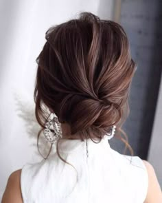 Sanggul Modern, Messy Updo, Curly Hair Updo, Bridal Hair Updo, Prom Hairstyles For Long Hair, בר מצווה, Wedding Hair Inspiration, Bridal Updo