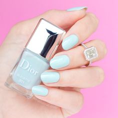 Dior Bleuette || Dior Spring 2016: Review and Swatches Kiss Nails Kit, Dior Nail Polish, Pretty Nail Polish Colors, Dior Nails, Nails 2016, Modern Nail Art, Pretty Nail Polish, Different Nail Designs, Modern Nails