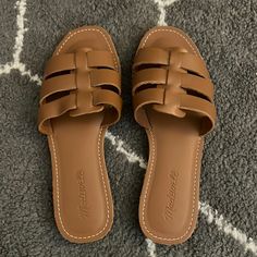 Brand New Sandals, Never Worn. Accidentally Threw Away The Box. Link Is Https://Www.Madewell.Com/The-Boardwalk-Fisherman-Slide-Sandal-In-Leather-Nd966.Html And Currently Retailing For $65. Casual Brown Flip Flops For Vacation, Casual Brown Sandals For Outings, Comfortable Brown Sandals For Outings, Green Flats Shoes, Madewell Sneaker, Madewell Boots, Madewell Sandals, Leopard Print Shoes, Fisherman Sandals