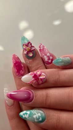 Spiral Nail Art Swirls, Nail Art Intricate, Nail Inspo Summer Colorful, Key West Kitten Nails, Hibiscus Flower Nails 3d, Summer Vacation Nail Ideas, Aura Nails With Hibiscus Flowers, Pink And Teal Nails Design, Sea Creature Nails