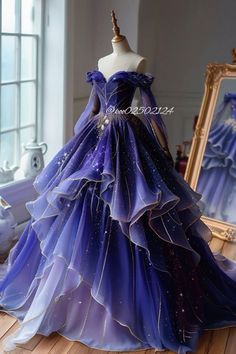 Purple And Green Wedding Ideas, Masquerade Party Outfit Dresses, Purple Birthday Dress, Green Kingdom, Kingdom Dress, Medieval Dresses, Grad Ideas, Mode Tips, Fairy Dresses