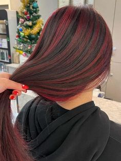 Red Hair Streaks, Black Hair With Red Highlights, Red Highlights In Brown Hair, Hair Stripping, Red Hair With Highlights, Black Red Hair, Hair Color Underneath, Hair With Highlights, Red Hair Inspo