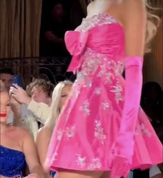 Barbie Fashion Fairytale, Scarie Movie, Aesthetic Barbie, Y2k Barbie, Fashion Fairytale, Classic Barbie, Fairytale Aesthetic, Runway Outfits, Dress Rental