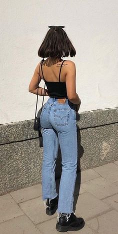 Vintage Levi Jeans Outfit, Vintage Slim Jeans Outfit, Straight Leg Jeans Levis, Body Goals Curvy Outfits Jeans, Vintage Levis Jeans Outfit, Levis Jeans Outfit