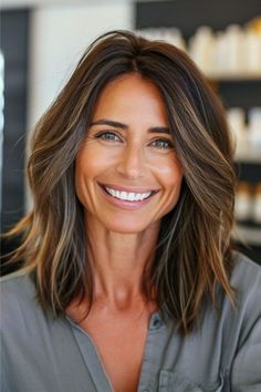 Top 55 Medium-Length Hairstyles For Women Over 50: Trendy, Low-Maintenance Looks 2024 29 Haircut Styles For Women, Hairstyles For Women Over 50, Shoulder Length Hair Cuts, Unique Beauty, Women Over 50, Hairstyles For Women, Gorgeous Hair