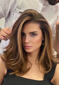 Brown Hair Looks, Gorgeous Hair Color, Brunette Balayage Hair, Brown Hair Balayage, Blonde Hair With Highlights, Hair Color Highlights, Hair Color Balayage, Hair Inspiration Color