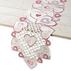 valentine's day table runner with hearts on it