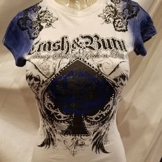 Crash And Burn Ash White Short Sleeves Embellished T Shirt. Rhinestones Design. Brand New With Tag Regular Price $58.00 Crash And Burn, Rhinestone Shirts, 2000s Fashion Outfits, Chic Leather, Cute Boots, Cute Jeans, Festival Looks, Rhinestone Designs, Cute Everyday Outfits