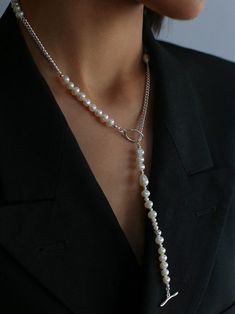 Introducing our Chain Spliced Pearls Necklace with OT Buckle, a sophisticated piece that seamlessly marries modern design with timeless elegance. Crafted with precision and attention to detail, this necklace is an embodiment of luxury and style. Material: Platinum Plated Freshwater Pearls (5.5-7.5mm) Design Features: The Chain Spliced Pearls Necklace boasts a stunning combination of platinum-plated elements and lustrous freshwater pearls ranging from 5.5 to 7.5mm in size. The innovative OT Buckl Art Jewelry Contemporary, Pearls Necklace, Modern Necklaces, Natural Pearl, Gold Bracelet Chain, Swarovski Pearls, Keep Jewelry, Beaded Jewelry Diy, Recycled Sterling Silver