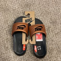 Brand New With Tags Gold Nike Slides Size 6 Feel Free To Send Offers Retails For $30 Nike Benassi Duo, Nike Flip Flops, Sport Slippers, Gold Nike, Nike Benassi, Nike Neon, Nike Slides, Nike Gold, Outdoor Slippers