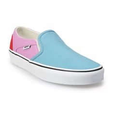 Women Skates, Women's Vans, Womens Vans, Casual Look, Vans Classic Slip On Sneaker, Amelie, Skate Shoes, Vans Shoes, The Family