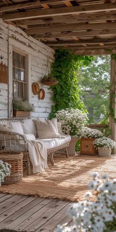 Farmhouse Porch Decor, Style Cottage, The Porch, Porch Patio, Cottage Homes, Dream Home Design, Cottage Style