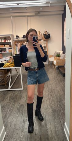 Shorts With Tall Boots, Black Short Boots Outfit, Shorts With Boots, Short Hair Outfit, Short Boots Outfit, New Boot Goofin, Girls Short Hair, New York Autumn