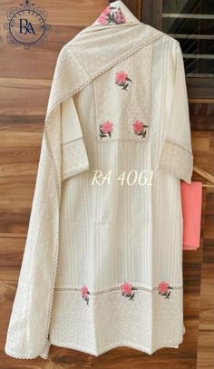 Cotton Dress Summer Casual, December Fashion, Simple Suits, Designer Painting, Latest Dress Design, Simple Kurta Designs, Machine Work, Kurta Neck Design, Pakistani Fashion Party Wear