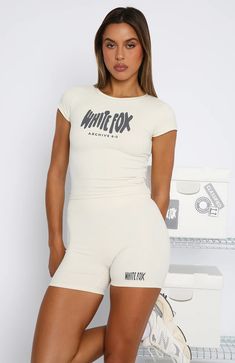 Archive 6.0 Baby Tee Coconut | White Fox Boutique US Coconut Head, Trajes Kylie Jenner, Sweaters Hoodies, Puff Print, Fits With Shorts, Baby Fox, White Fox, Oversized Tee, Oversize Hoodie