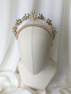 Gold Crystal Halo Bridal Headband Crystal Crown Halo Tiara - Etsy Gold Head Piece, Halo Tiara, Princess Amber, Simple Crown, Headband Ribbon, Diy Wire Jewelry Rings, Tiara Gold, Crown Halo, Headpiece Wedding Hair