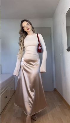 Professional Outfits Modest, Modest Elegant Outfits Summer, Maxi Skirt And Sweater Outfit Fall, Jewish Outfit Modest Clothing, Autumn Feminine Outfits, Long Grey Skirt Outfit Winter, Cardigan With Long Skirt, Modest Wife Outfits, Modest Outfits Jewish