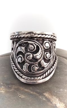 A very striking handcrafted solid sterling silver "Pagan" or "Gothic" style chunky unisex ring. The ring is hand made, hallmarked 925 and would suit a male or female. The size is 7.5 US or P UK, but the shank is open so it can easily be adjusted. Please note that all of our jewellery is cleaned in an ultra sonic cleaner before being sold. Please feel free to ask any questions, I'm happy to help, and many thanks for visiting our new Etsy store. Adjustable Silver Viking Ring, Medieval Silver Rings For Larp, Medieval Style Silver Rings For Anniversary, Vintage Silver Jewelry For Costume Or Role-play, Medieval Style Silver Engraved Ring As Gift, Ultra Sonic, Ladies Jewellery, Medieval Style, Jewellery Gifts