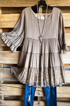 Plus Size Lace Dress, Shabby Chic Clothes, Estilo Hippy, Angel Heart, Plus Size Boutique, Plus Size Cardigans, Lace Kimono, Lace Dresses, Clothing Size Chart