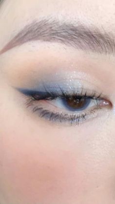 Eyeliner Inspiration, Dreamy Makeup, Makeup 2022, Princess Vibes, Makeup Drawing, Prom Eye Makeup, Disco Fashion, Rave Makeup, Makeup Help