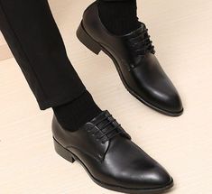 Men's Formal Business Shoes - Black LeatherSole material: rubberFunction: breathableGender: MaleOccasion: daily, businessStyle: formal Packaging contains: 1 * pair of loafers without shoe boxUS6.0 = EU38 = 240mm = 9.45 "(bare feet length) US6.5 = EU39 = 245mm = 9.65" US7.0 = EU40 = 250mm = 9.84 " US8.0 = EU41 = 255mm = 10 , 04 " US8.5 = EU42 = 260mm = 10.24" US9.5 = EU43 = 265mm = 10.43 " US10.0 = EU44 = 270mm = 10.63" US11.0 = EU45 = 275mm = 10.83 "US12.0 = EU46 = 280mm = 11.02" US12.5 = E Black Leather Sole Lace-up Shoes For Business Casual, Black Dress Shoes With Textured Sole For Business Casual, Black Oxford Dress Shoes With Leather Sole, Business Casual Black Oxfords With Textured Sole, Black Almond Toe Shoes For Business Casual, Brogue Detailed Leather Shoes For Business Meetings, Black Business Oxfords With Textured Sole, Leather Brogue Shoes For Business Meetings, Leather Shoes For Business Meetings With Pointed Toe