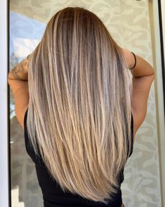 Blonde Brunette Hair, Blonde Hair For Brunettes, Dimensional Balayage, Blonde Highlights On Dark Hair, Color Balayage, Dark Hair With Highlights, Brown Hair With Blonde Highlights