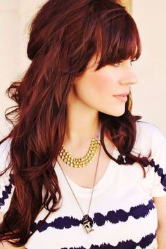 ~ we ❤ this! moncheriprom.com Red Highlights In Brown Hair, Hair Spring, Hair Doo, Rambut Brunette, Dye Ideas, Hair Styles 2014