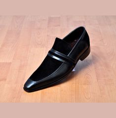 Handmade Mens Leather Shoes, Men Formal Slip On Leather Moccasin Dress Shoe Leather Shoes Men Formal, Shoes Men Formal, Best Sandals For Men, Mocassin Shoes, Mens Leather Shoes, Gentleman Shoes, Leather Formal Shoes, Suede Leather Shoes, Handmade Leather Shoes