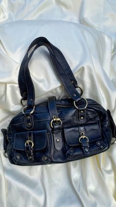 Handbags Aesthetic Vintage, Cute Vintage Purses, Purse Inspo Aesthetic, Cute Handbags Aesthetic, Vintage Designer Bags Aesthetic, Vintage Bags Aesthetic, 80s Bags Vintage, Blue Bag Aesthetic, Bag Ideas Design