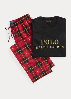 Pyjama Outfit, Pyjama Trousers, Pajama Outfit, Flannel Pajama Sets, Polo Ralph Lauren Shorts, Flannel Pajamas, Iconic Logo, Mens Pajamas, Sleep Shirt