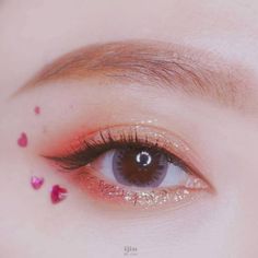 Glitter Eyeshadow Tutorial, Teknik Makeup, Make Up Mata, Make Up Designs, Korean Makeup Tips, Korean Makeup Look, Korean Makeup Tutorials