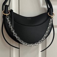 👜 Do you also want to make your bag unique? 👜 I offer you chains and accessories with customizable lengths to hang on your bag using an ultra-simple ring system that works with the majority of bags ✌️ It's the ideal accessory to transform your bag into jewelry, and give it that little something extra for a 100% trendy look. ❣️Is this your first Lodzé bag chain? ❣️ Don't forget to select the clip rings (+7€) for the bag so you can hang your chain on your bag 👜 * The transparent chain, the good Bag Necklace, Bag Transparent, Bag Jewelry, Simple Ring, Bag Chain, Handbag Charms, Chain Bag, Chic Accessories, Rings Simple