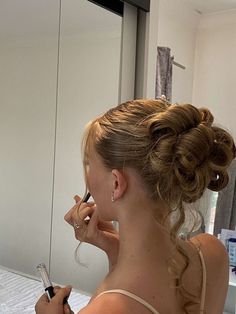 90s Prom Updo, 2000s Prom Hair, 90s Prom Hair, Hoco Hair Styles, Hoco Hairstyles, Homecoming Hair, Hair Stylies, Fancy Hairstyles