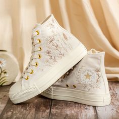 Embroidered Shoes High Tops, Daisy, Lavender Flowers Embroidered Converse, Converse Embroidery Butterfly, Floral, Anniversary Gifts for Her Wedding Converse Bride, Sneakers For Bride, Wedding Sneakers For Bride, Converse Chuck 70s, Bridal Converse, Custom Wedding Shoes, Embroidered Converse, Converse Custom, Converse Platform