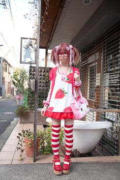 J Fashion Outfits, Pop Kei, Harajuku Decora, Strawberry Outfit, Estilo Harajuku, Outfit References, Dopamine Dressing, Dream Aesthetic