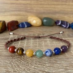 Chakras Yoga, The 7 Chakras, Braided Bracelet Diy, Energy Centers, Diy Jewelry Projects, Crystals Healing Properties, Chakra Healing Crystals, Jewellery Gifts, Les Chakras