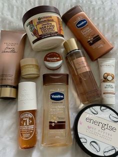 Vanilla Aesthetic, Holiday Wishlist, Body Hygiene, Smink Inspiration, Shower Skin Care, Pretty Skin Care, Bath And Body Care, Pretty Skin, Creative Eye