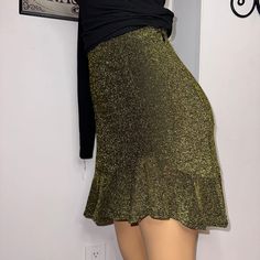 (L-49.50xl-51)Michael Kors Sparkling Skirt Black Golden Size L An Xl Gold Mini Skirt For Night Out, Gold Lined Skirt For Night Out, Gold High-waist Skirt For Night Out, Gold High Waist Skirt For Night Out, Fitted Gold Mini Skirt, Stretch Ruffled Mini Skirt For Party, Fitted Gold Mini Skirt With Lining, High Waist Ruffled Mini Skirt For Party, High Waist Ruffled Skort For Party