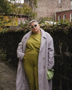 Fashion Reimagined, Fleece Outfit, Flattering Pants, Plus Size Summer Outfits, Ivy League Style, Flattering Outfits, Outfit Plus Size