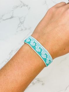 Adjustable Pull Bracelet Pull Bracelet, Loom Beading Patterns, Beaded Patterns, Pony Bead Crafts, Beach Bracelet, Loom Bracelet, Beach Bracelets, Loom Bracelets, Bead Loom