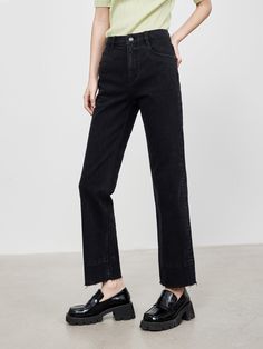 MO&Co. Women's Straight Frayed Cotton Jeans Features : - High waist- Slip pocket design- White edge of trousersCode : MBB3JENT20Length of size M is 89cmBlack : Model is 176cm tall and wearing a size M MATERIALS & CARE : Material : 99.1% Cotton 0.9% SpandexMachine wash under 30℃ Do not bleach, hang to dry Do not tumble dry, iron at low temperature Do not dry clean, do not expose to the sun The reverse side is washed in a mesh bag, do not soak Tips : 1. The leather tag part should not be ironed or