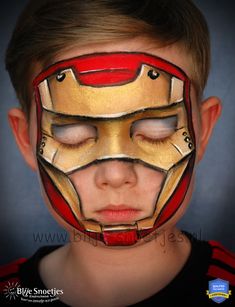 Facepainting a child friendly Ironman. With open nose and mouth area en only soft starblends on the eyes ;-). www.blije-snoetjes.nl Flash Face Paint, Iron Man Face Paint, Animal Face Paintings, Homemade Face Paints, Body Suit Tattoo